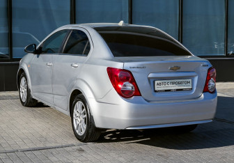 Подержанный автомобиль Chevrolet Aveo Sedan 2012 года (3 фото)