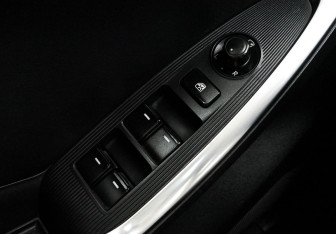 Подержанный автомобиль Mazda CX-5 2012 года (12 фото)