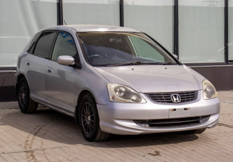 Подержанный автомобиль Honda Civic Hatchback 2001 года (7 фото)