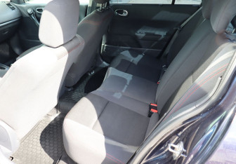 Подержанный автомобиль Renault Megane Sedan 2007 года (18 фото)