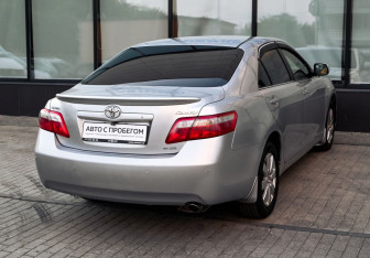 Подержанный автомобиль Toyota Camry Sedan 2008 года (5 фото)