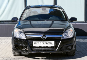 Подержанный автомобиль Opel Astra Hatchback 2005 года (8 фото)