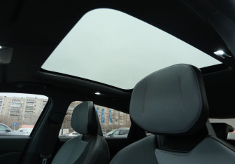 Подержанный автомобиль Changan UNI-V 2023 года (18 фото)