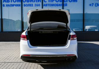 Подержанный автомобиль Kia Optima Sedan 2016 года (20 фото)