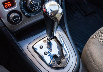 Подержанный автомобиль Peugeot 408 2014 года (13 фото)