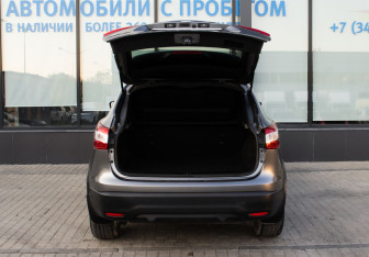 Подержанный автомобиль Nissan Qashqai 2017 года (20 фото)