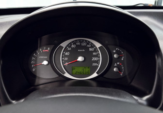 Подержанный автомобиль Hyundai Tucson 2007 года (12 фото)
