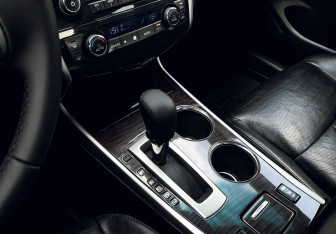 Подержанный автомобиль Nissan Teana 2014 года (10 фото)