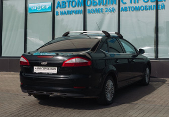 Подержанный автомобиль Ford Mondeo Liftback 2010 года (5 фото)