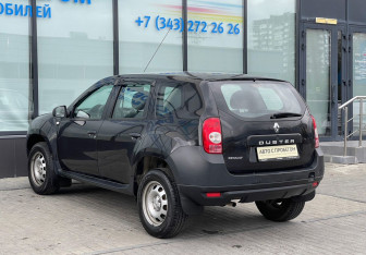Подержанный автомобиль Renault Duster 2013 года (3 фото)