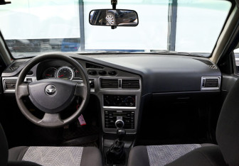 Подержанный автомобиль Daewoo Nexia Sedan 2013 года (16 фото)