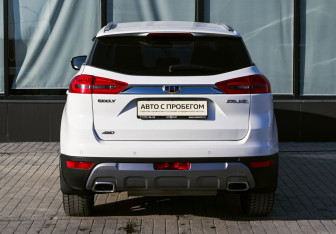 Подержанный автомобиль Geely Atlas 2021 года (4 фото)