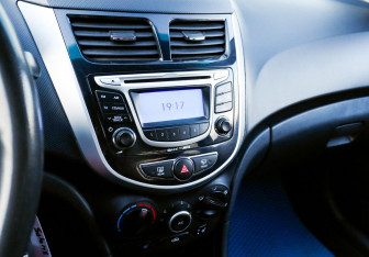 Подержанный автомобиль Hyundai Solaris Sedan 2014 года (10 фото)