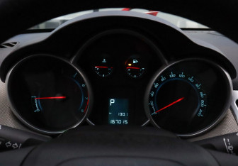 Подержанный автомобиль Chevrolet Cruze Sedan 2011 года (9 фото)