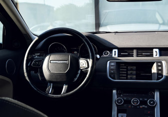 Подержанный автомобиль Land Rover Range Rover Evoque 2014 года (25 фото)