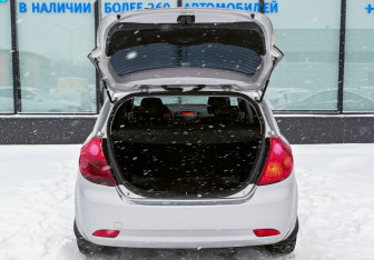 Подержанный автомобиль Kia Ceed Hatchback 2007 года (18 фото)