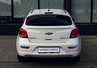 Подержанный автомобиль Chevrolet Cruze Hatchback 2012 года (4 фото)