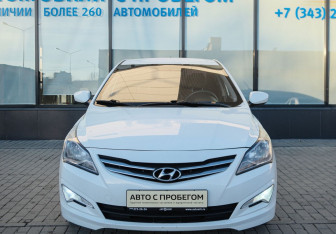 Подержанный автомобиль Hyundai Solaris Sedan 2015 года (8 фото)