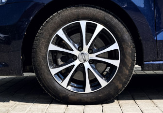 Подержанный автомобиль Volkswagen Polo Sedan 2016 года (19 фото)