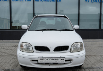 Подержанный автомобиль Nissan March Hatchback 2001 года (8 фото)