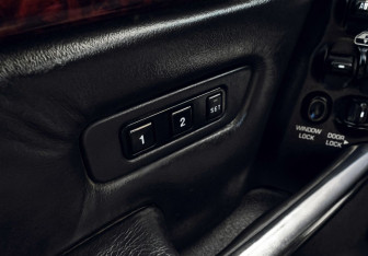Подержанный автомобиль Jeep Grand Cherokee 1995 года (13 фото)