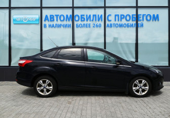 Подержанный автомобиль Ford Focus Sedan 2011 года (6 фото)