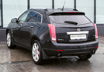 Подержанный автомобиль Cadillac SRX 2011 года (3 фото)