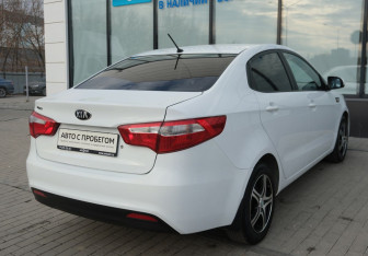 Подержанный автомобиль Kia Rio Sedan 2014 года (5 фото)