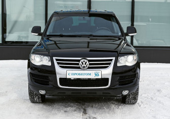 Подержанный автомобиль Volkswagen Touareg 2008 года (8 фото)