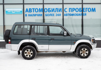 Подержанный автомобиль Mitsubishi Pajero 1995 года (7 фото)