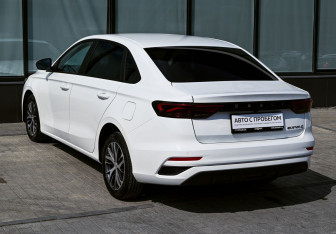 Подержанный автомобиль Geely Emgrand 2023 года (3 фото)