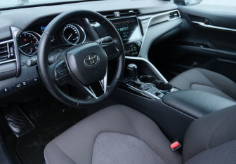 Подержанный автомобиль Toyota Camry Sedan 2020 года (9 фото)