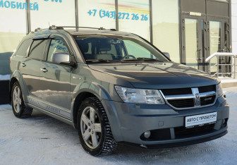 Подержанный автомобиль Dodge Journey 2010 года (7 фото)