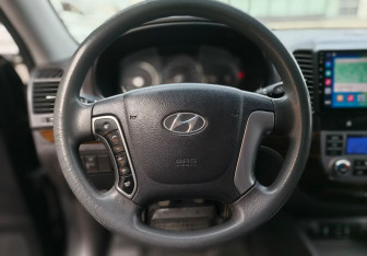 Подержанный автомобиль Hyundai Santa Fe 2010 года (12 фото)