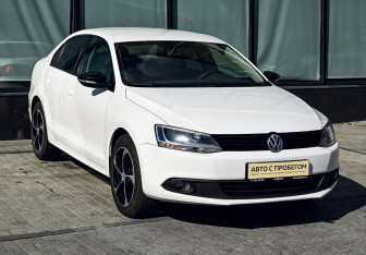 Подержанный автомобиль Volkswagen Jetta Sedan 2014 года (7 фото)