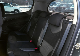 Подержанный автомобиль Peugeot 308 Hatchback 2010 года (17 фото)