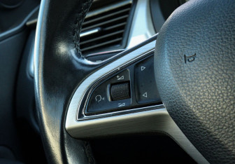 Подержанный автомобиль Skoda Rapid Liftback 2016 года (14 фото)