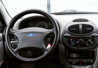 Подержанный автомобиль LADA (ВАЗ) Kalina Hatchback 2013 года (16 фото)