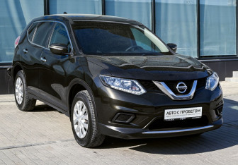 Подержанный автомобиль Nissan X-Trail 2017 года (7 фото)