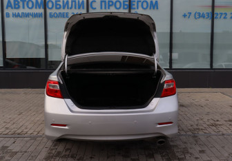 Подержанный автомобиль Toyota Camry Sedan 2012 года (22 фото)