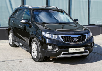 Подержанный автомобиль Kia Sorento 2010 года (7 фото)