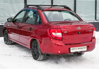 Подержанный автомобиль LADA (ВАЗ) Granta Sedan 2017 года (3 фото)
