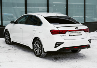 Подержанный автомобиль Kia Cerato Sedan 2021 года (3 фото)