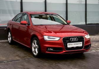 Подержанный автомобиль Audi A4 Sedan 2013 года (7 фото)