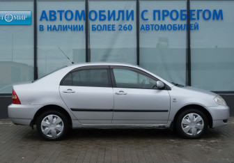 Подержанный автомобиль Toyota Corolla Sedan 2004 года (6 фото)