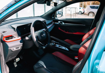 Подержанный автомобиль Geely Coolray 2024 года (9 фото)