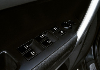 Подержанный автомобиль Kia Sorento 2011 года (15 фото)
