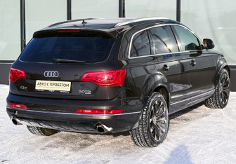 Подержанный автомобиль Audi Q7 2010 года (5 фото)