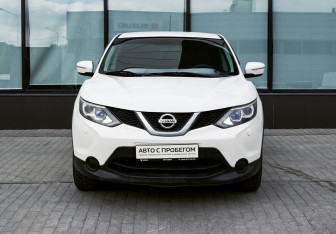 Подержанный автомобиль Nissan Qashqai 2014 года (8 фото)