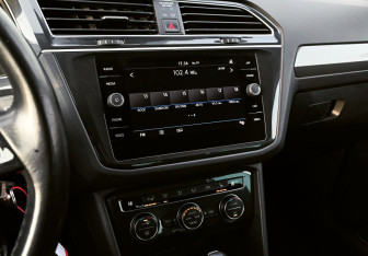 Подержанный автомобиль Volkswagen Tiguan 2019 года (11 фото)